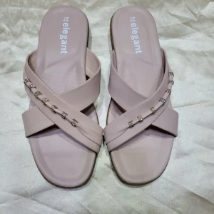 Elegant Women’s Cross Strap Flat Slippers