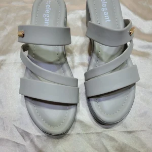 Elegant Women’s Multi-Strap Flat Slippers